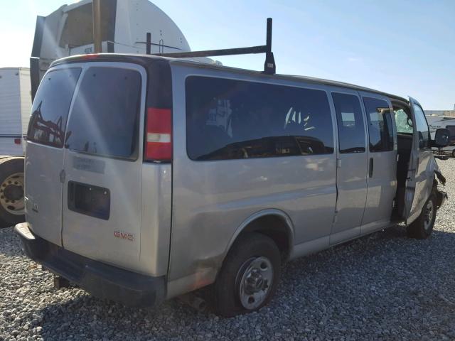 1GJHG39U761142153 - 2006 GMC SAVANA G35 GOLD photo 4