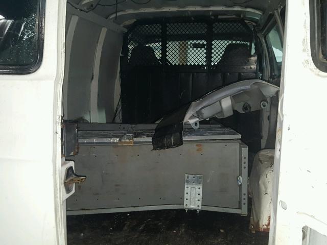 2B7KB31Z2YK138201 - 2000 DODGE RAM VAN B3 WHITE photo 6