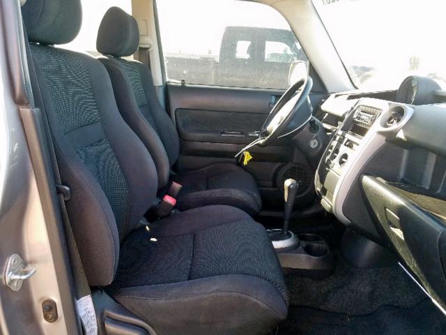 JTLKT324454019155 - 2005 TOYOTA SCION XB Grau Foto 5