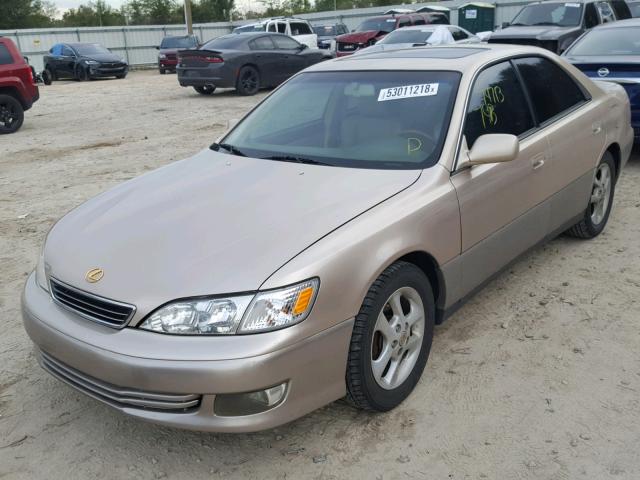 JT8BF28G315105574 - 2001 LEXUS ES 300 GOLD photo 2