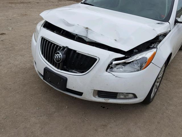 2G4GS5EV5D9196096 - 2013 BUICK REGAL PREM WHITE photo 9