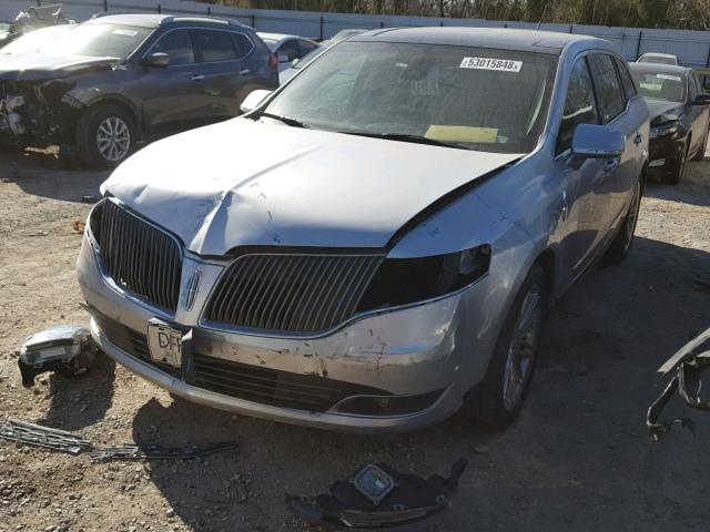 2LMHJ5AT6EBL53550 - 2014 LINCOLN MKT SILVER photo 2