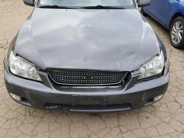 JTHBD192820051867 - 2002 LEXUS IS 300 GRAY photo 7