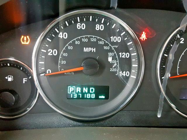 1J8HG48K17C578749 - 2007 JEEP COMMANDER MAROON photo 8