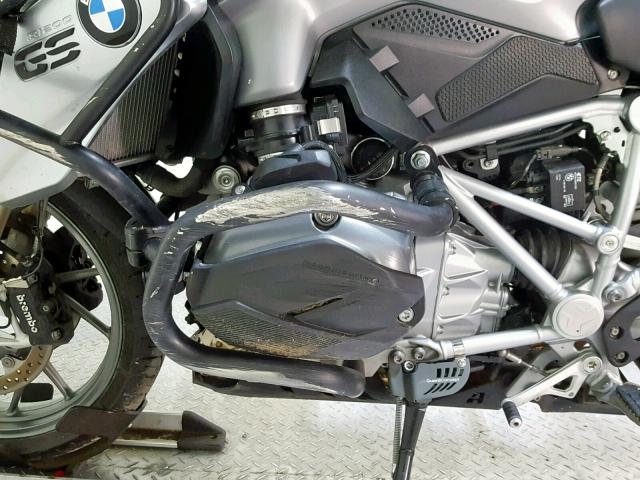 WB10A1104GZ189661 - 2016 BMW R1200 GS RED photo 12