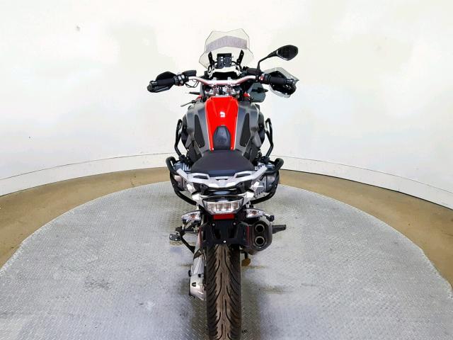 WB10A1104GZ189661 - 2016 BMW R1200 GS RED photo 9