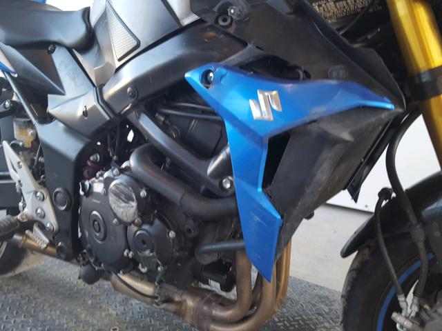 JS1GR7NA3F2101748 - 2015 SUZUKI GSX-S750 BLUE photo 9