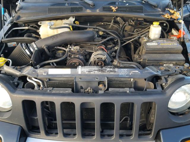 1J4GL38K24W292485 - 2004 JEEP LIBERTY RE BLACK photo 7