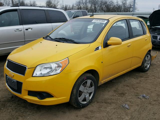 KL1TD66E09B644419 - 2009 CHEVROLET AVEO LS YELLOW photo 2