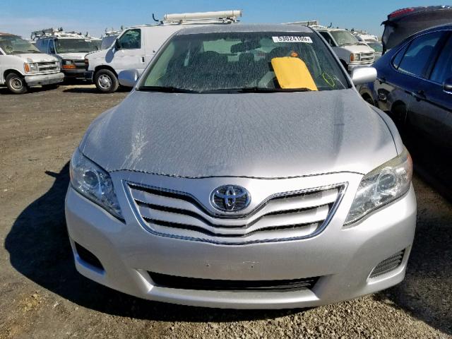 4T1BF3EK9AU109355 - 2010 TOYOTA CAMRY BASE SILVER photo 9