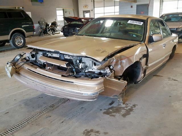 2FALP74W8TX175673 - 1996 FORD CROWN VICT SILVER photo 2