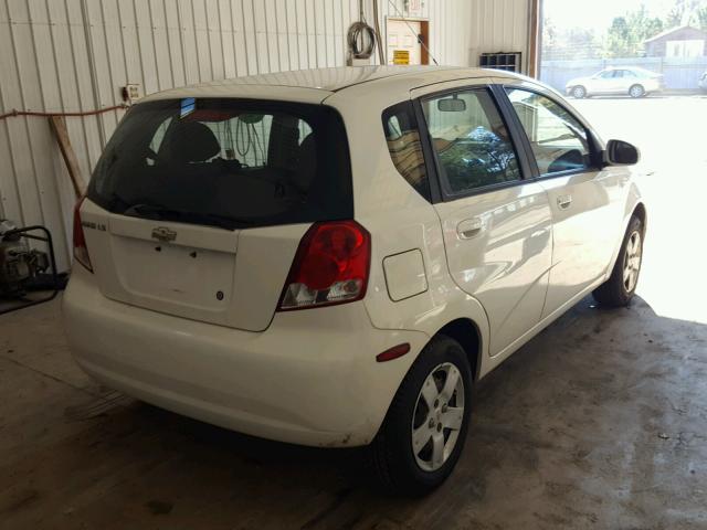 KL1TD66616B682584 - 2006 CHEVROLET AVEO BASE Ақ фото 4
