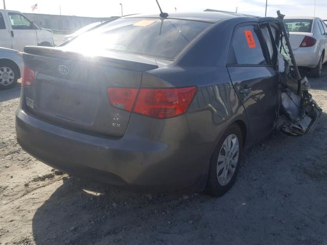 KNAFU4A20D5722497 - 2013 KIA FORTE EX GRAY photo 4