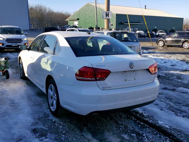 1VWBP7A36CC029752 - 2012 VOLKSWAGEN PASSAT SE WHITE photo 3