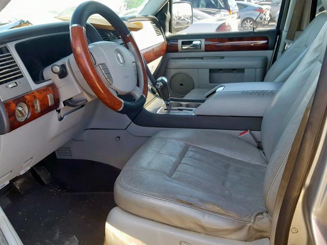 5LMFU27506LJ28170 - 2006 LINCOLN NAVIGATOR 灰色 照片 10