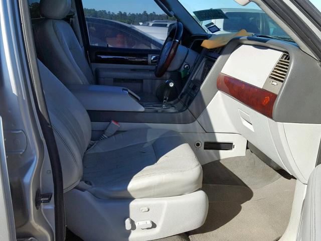 5LMFU27506LJ28170 - 2006 LINCOLN NAVIGATOR 灰色 照片 5
