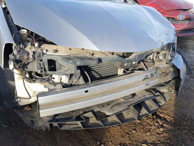 2G2WP552071234977 - 2007 PONTIAC GRAND PRIX SILVER photo 9