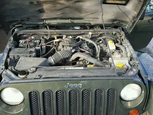 1J4GA59148L582063 - 2008 JEEP WRANGLER U GREEN photo 7