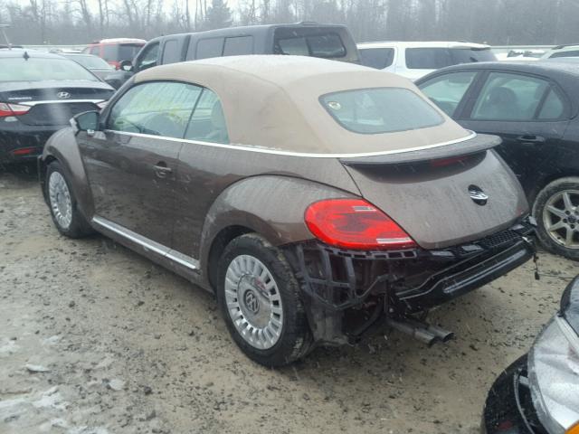 3VW517AT3FM812867 - 2015 VOLKSWAGEN BEETLE 1.8 BROWN photo 3