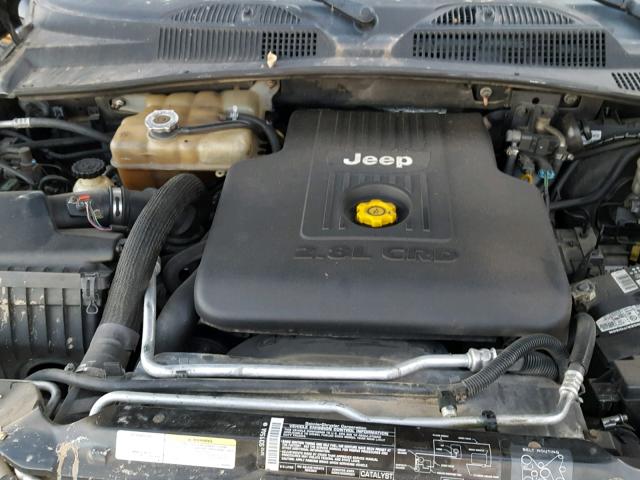 1J4GL58595W635607 - 2005 JEEP LIBERTY LI BLACK photo 7