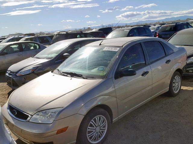 1FAFP34N47W316950 - 2007 FORD FOCUS ZX4 GOLD photo 2