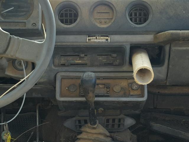 JS4JC51C5H4173774 - 1987 SUZUKI SAMURAI GRAY photo 9