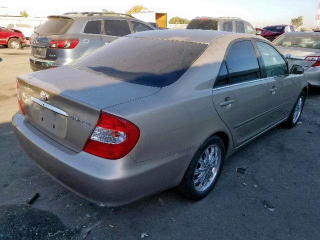 JTDBE32K420101832 - 2002 TOYOTA CAMRY LE GOLD photo 4
