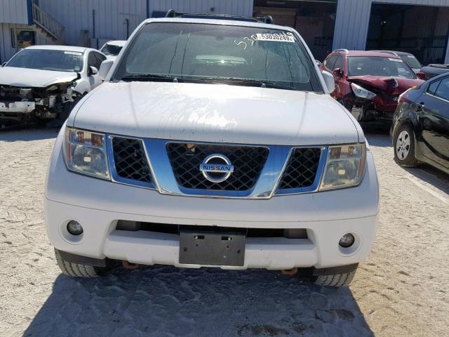 5N1AR18W95C747459 - 2005 NISSAN PATHFINDER WHITE photo 9