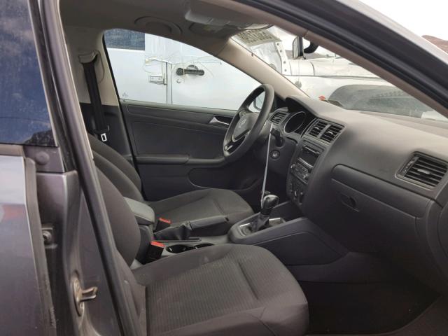 3VW2K7AJ5FM207859 - 2015 VOLKSWAGEN JETTA BASE 灰色 照片 5