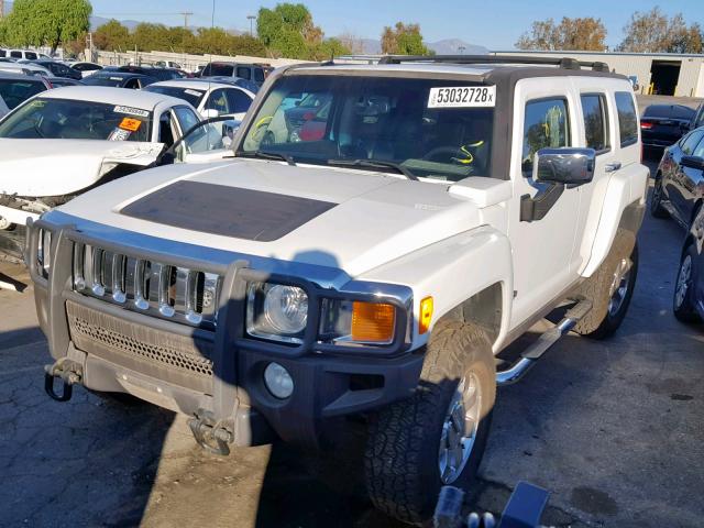 5GTDN136768150313 - 2006 HUMMER H3 WHITE photo 2