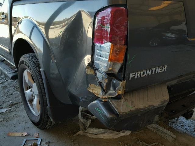 1N6AD07U95C415256 - 2005 NISSAN FRONTIER C GRAY photo 9