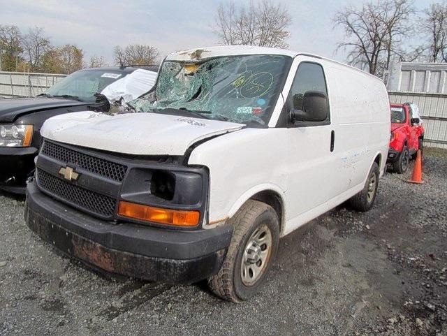 1GCSHAF47B1134101 - 2011 CHEVROLET EXPRESS G1 WHITE photo 2