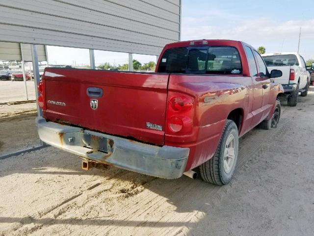 1D7HE32K88S538746 - 2008 DODGE DAKOTA SXT RED photo 4