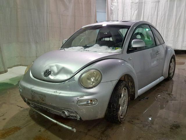 3VWCC21C1YM477972 - 2000 VOLKSWAGEN NEW BEETLE SILVER photo 2