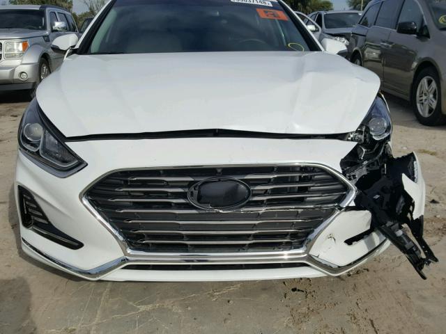 5NPE34AF8JH644809 - 2018 HYUNDAI SONATA SPO WHITE photo 9