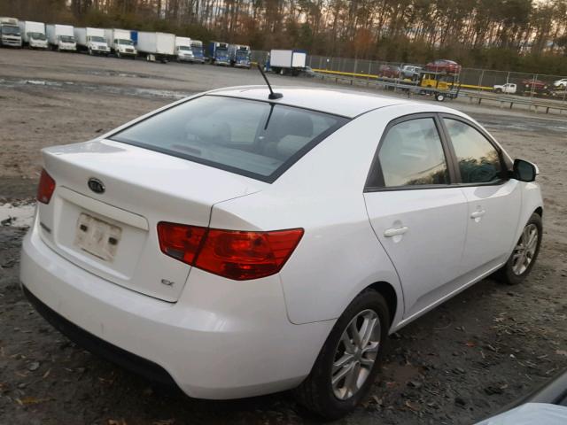 KNAFU4A21C5487090 - 2012 KIA FORTE EX WHITE photo 4