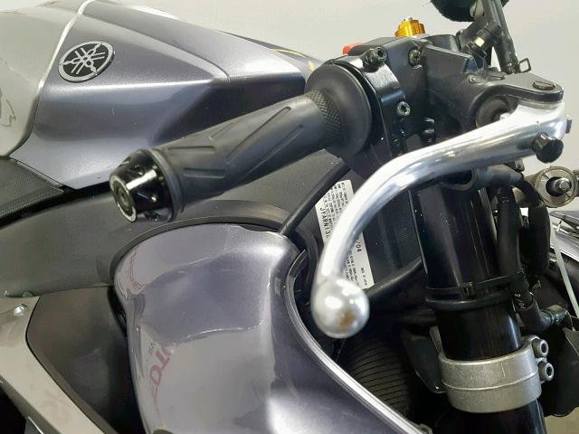 JYARN13E44A004120 - 2004 YAMAHA YZFR1 GRAY photo 15