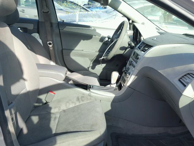 1G1ZC5EU5CF157038 - 2012 CHEVROLET MALIBU 1LT SILVER photo 5