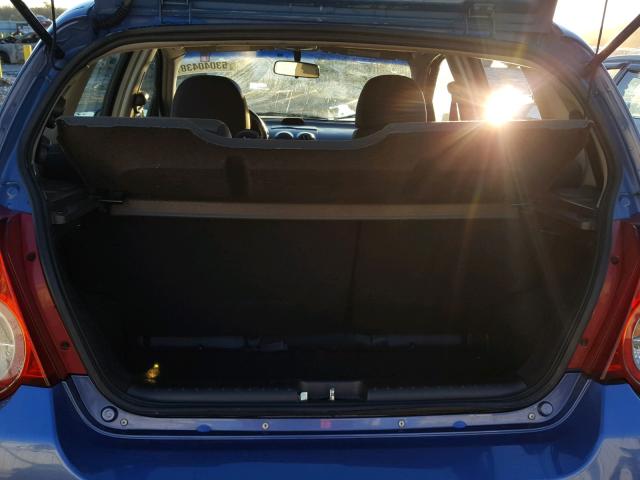 KL1TD66E79B380020 - 2009 CHEVROLET AVEO LS BLUE photo 9