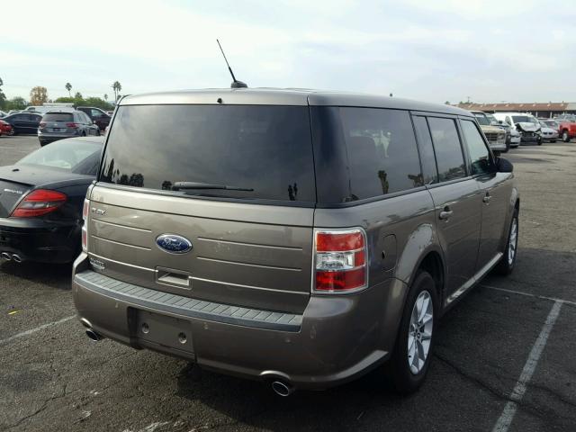 2FMGK5B8XEBD42565 - 2014 FORD FLEX SE GRAY photo 4