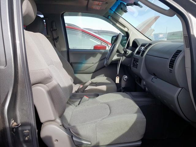 1N6AD07W88C404089 - 2008 NISSAN FRONTIER C GRAY photo 5