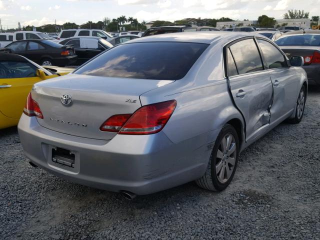 4T1BK36B05U019334 - 2005 TOYOTA AVALON XL SILVER photo 4