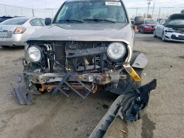 1J4GL38K96W273628 - 2006 JEEP LIBERTY RE TAN photo 9