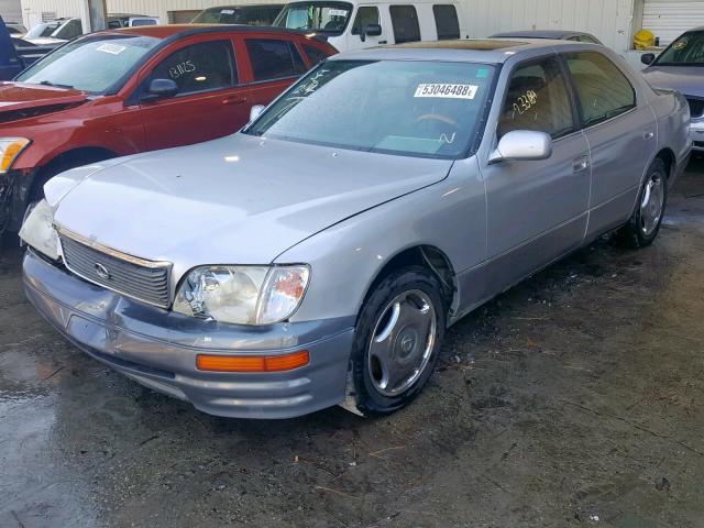 JT8BH28F4W0128772 - 1998 LEXUS LS 400 GRAY photo 2