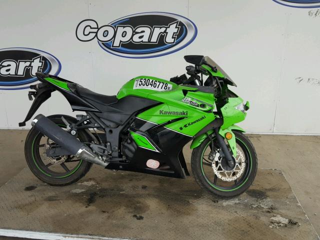 JKAEXMJ16BDA76850 - 2011 KAWASAKI EX250 J GREEN photo 9