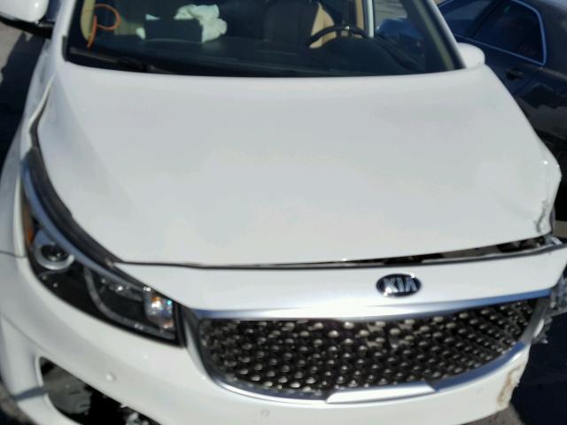 KNDME5C18G6118597 - 2016 KIA SEDONA SXL WHITE photo 7