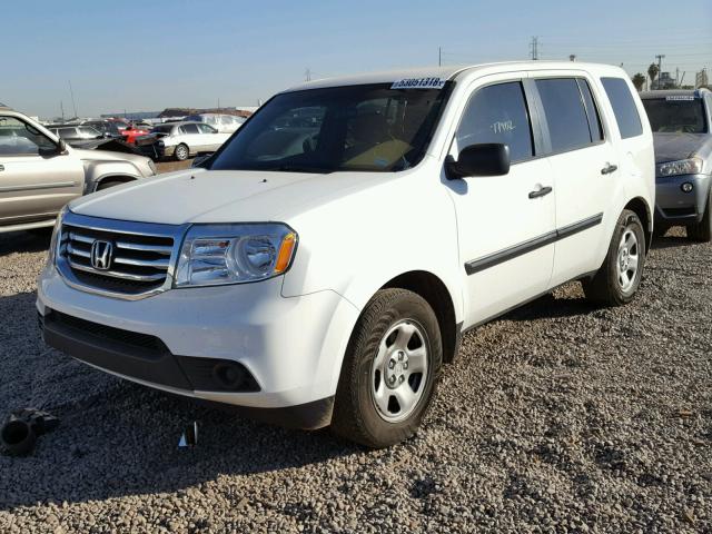 5FNYF3H20FB032398 - 2015 HONDA PILOT LX WHITE photo 2