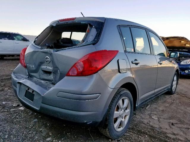 3N1BC13E78L462845 - 2008 NISSAN VERSA S GRAY photo 4