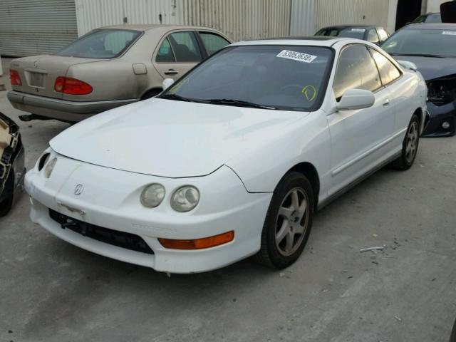 JH4DC4454YS010549 - 2000 ACURA INTEGRA LS WHITE photo 2