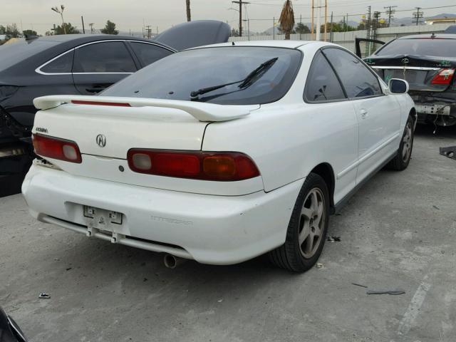 JH4DC4454YS010549 - 2000 ACURA INTEGRA LS WHITE photo 4